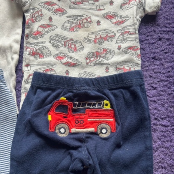 Carter's matching baby outfits (x3) - All size 6 months - Picture 11 of 13